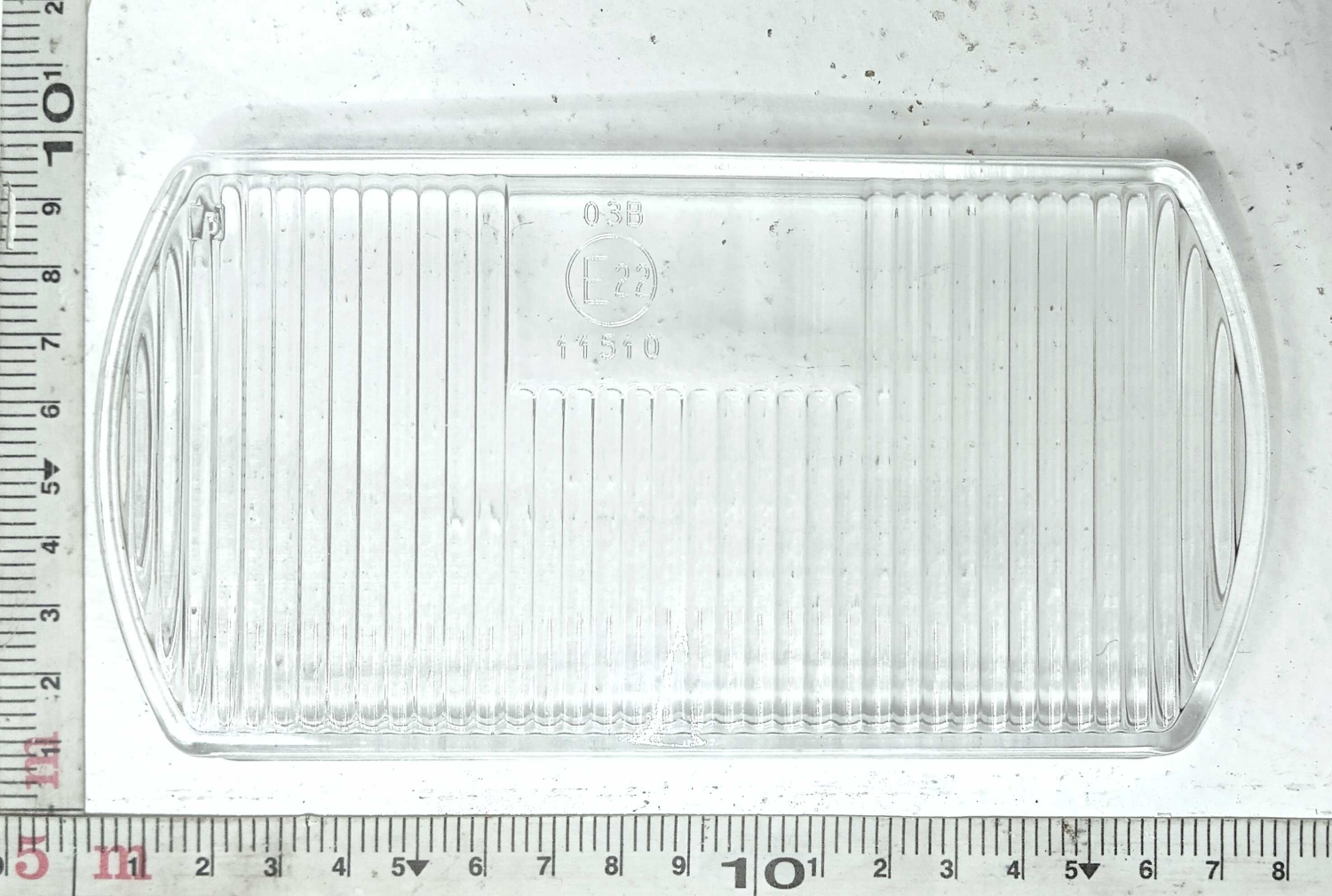 Стекло противотуманной фары ребристое