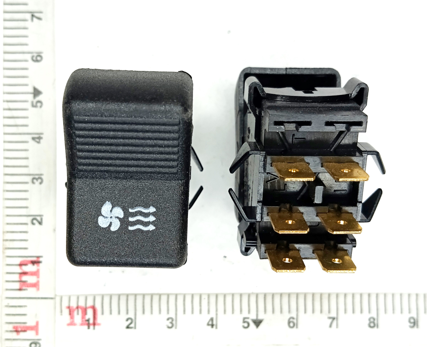 Клавиша отопителя КАМАЗ, ГАЗ, ЗИЛ, МТЗ, КРАЗ, ЛАЗ, АМКОДОР 12/24В П147.04.11