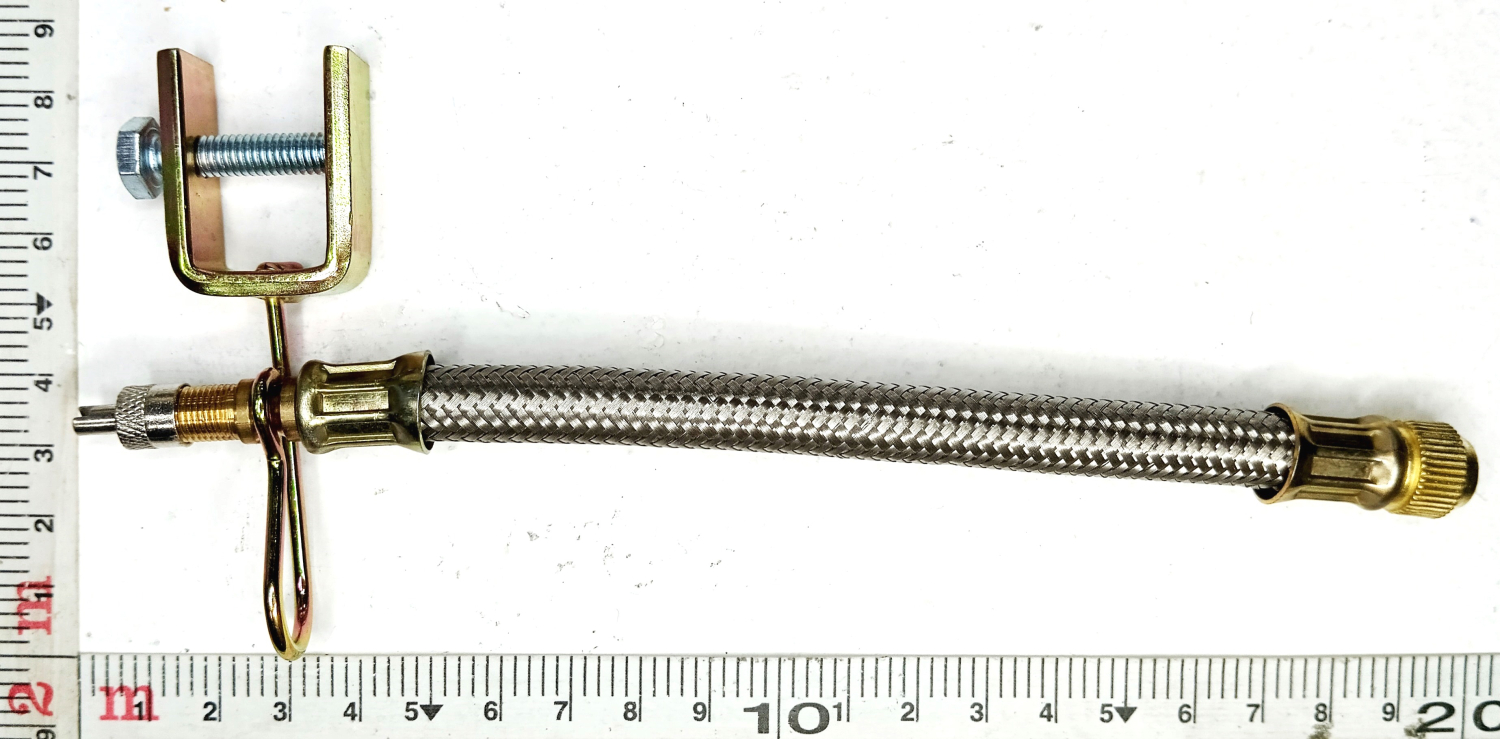 Шланг межколесный подкачки бронированный с кронштейном 150 мм / МАРК