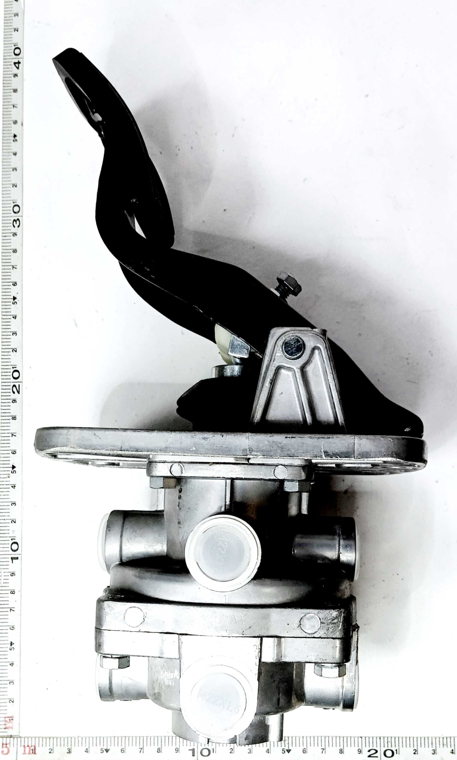 Кран тормозной главный ГТК подпедальный с педалью Евро