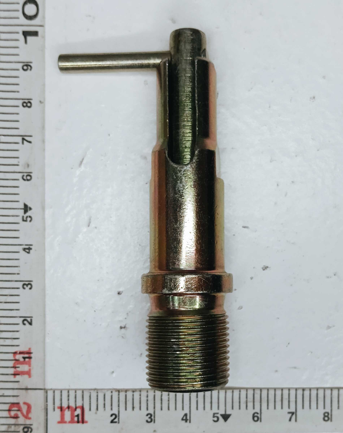 Фиксатор маховика